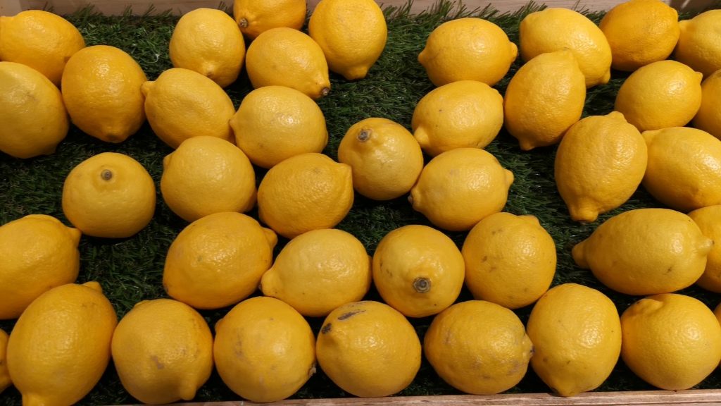 lemon in supermarket thumbnail
